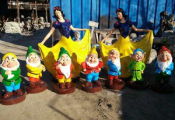 小矮人雕塑廠家，小區廣場卡通雕塑，玻璃鋼彩繪工藝制作