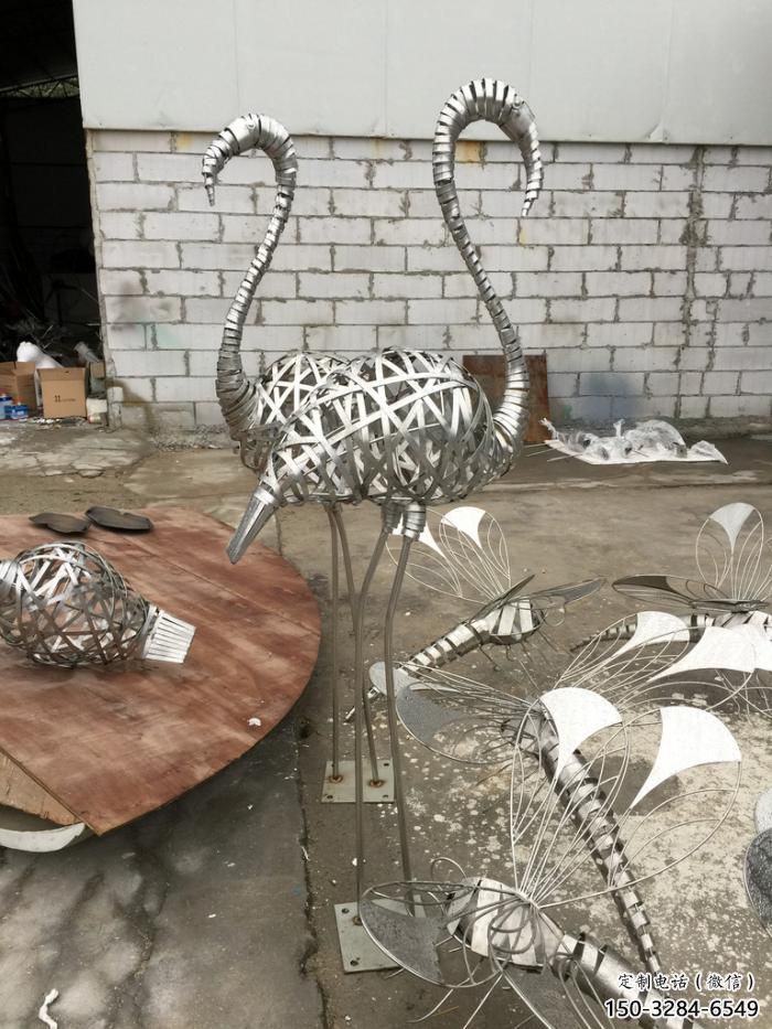 酒店仙鶴雕塑生產 庭院仿真雕塑實景 彩繪小品