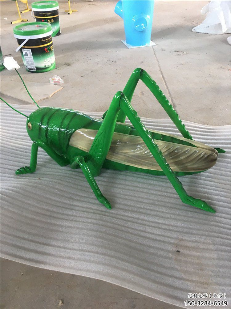 大型蟈蟈雕塑 商業街廣場雕塑 彩繪擺件