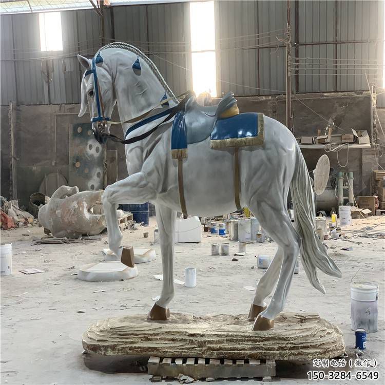 小區(qū)戰(zhàn)馬雕塑，仿真主題，彩繪工藝效果