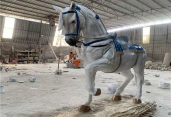 操場(chǎng)戰(zhàn)馬雕塑，公園題材，動(dòng)物主題