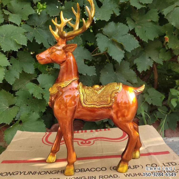 步行街馴鹿雕塑，鑄銅農(nóng)耕雕塑，鏤空方式