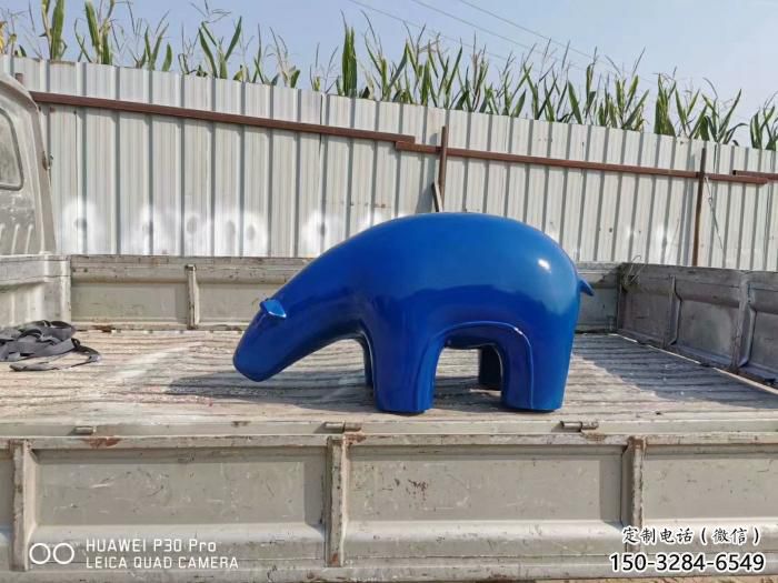 廣場狗熊雕塑，卡通水景雕塑，抽象效果