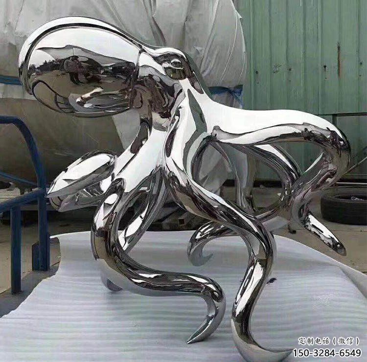 城市烏賊雕塑，網(wǎng)格體育雕塑，古銅效果