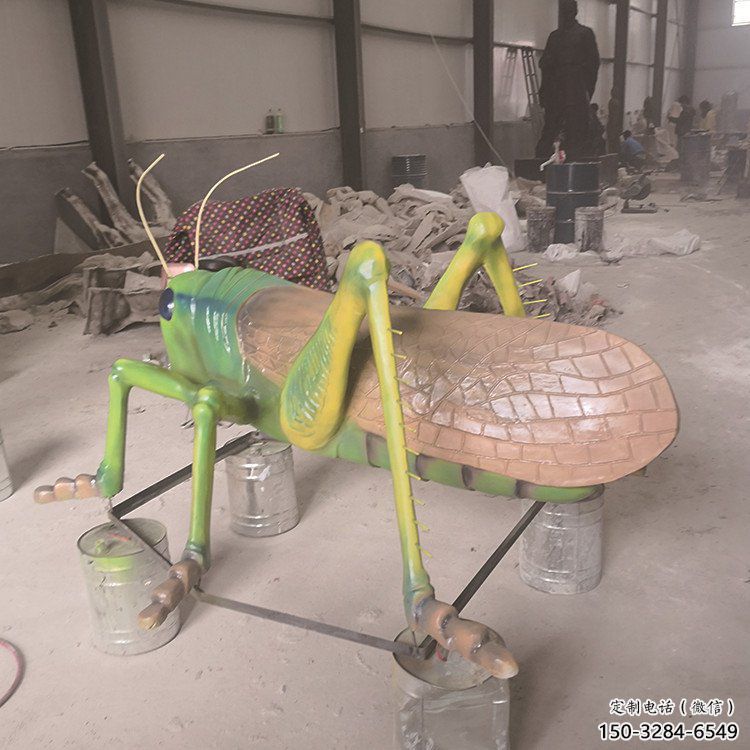 操場蝗蟲雕塑，鏤彩繪昆蟲雕塑，噴砂制造