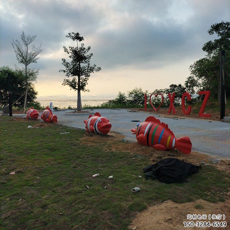 街道坐凳雕塑 現代景觀擺件 彩繪雕塑