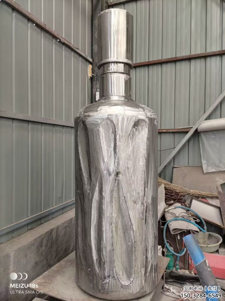 大型酒瓶雕塑，彩繪景觀雕塑，鏡面工藝