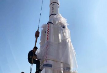 戶外火箭雕塑 噴漆景觀小品 燈光雕塑