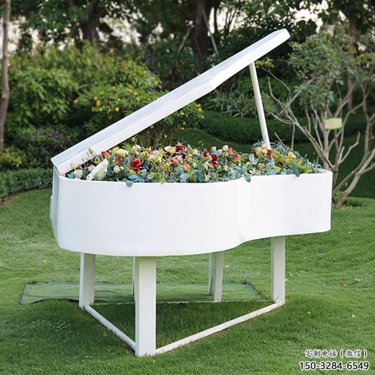 大型鋼琴雕塑 鍛造發(fā)光小品 房地產(chǎn)雕塑