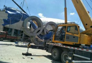 運(yùn)動場建筑雕塑，不銹鋼五環(huán)雕塑，烤漆建筑