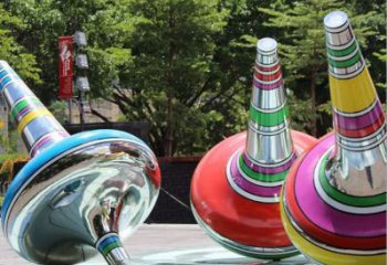 室內陀螺雕塑 仿真景觀雕塑 大型地標雕塑