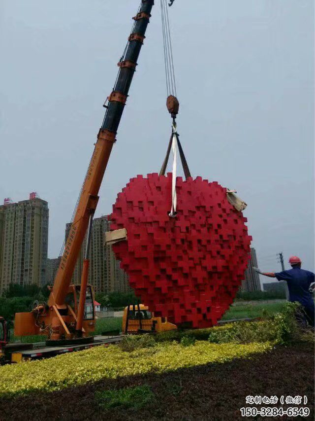 戶外心形雕塑 噴漆桃心雕塑 燈光愛情雕塑