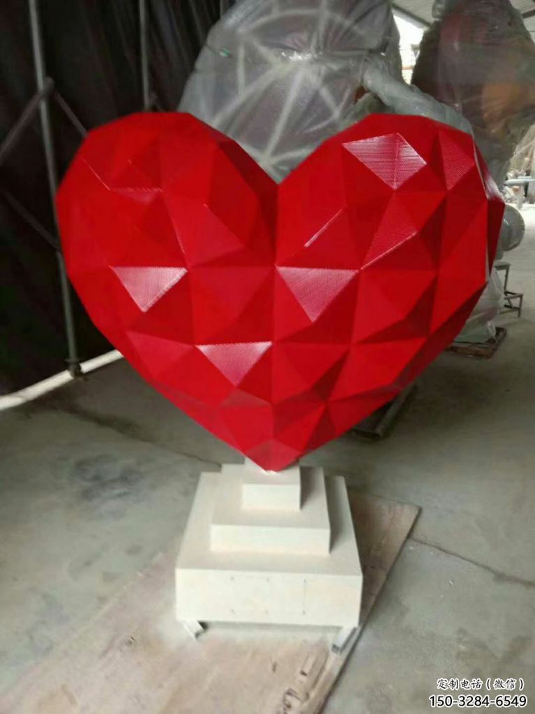 棱面桃心雕塑廠家，切面烤漆工藝，戶外景觀擺件
