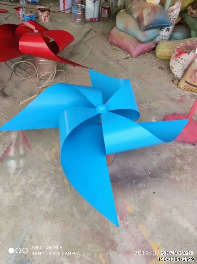 街頭風車雕塑 大型別墅區旋轉雕塑 鋼管旋轉雕塑