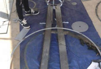 景觀圓規(guī)雕塑 仿真景觀雕塑 景觀標(biāo)識雕塑