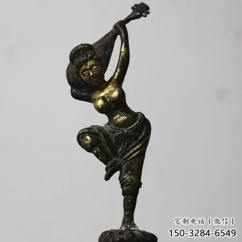 草地琵琶雕塑 現(xiàn)代校園音樂(lè)雕塑 大型樂(lè)器雕塑