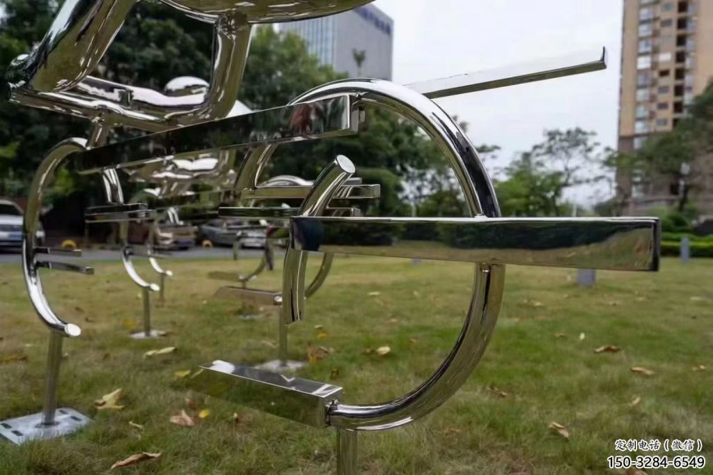 鍛造賽車雕塑 賽車人體育雕塑 戶外賽車人雕塑