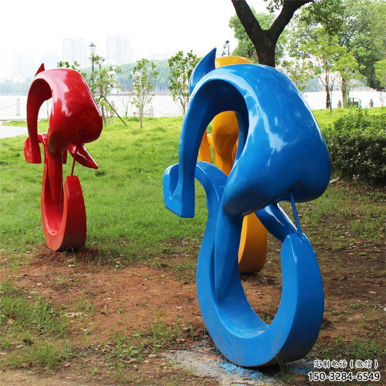 現代賽車雕塑 大型別墅區賽車人雕塑 彩繪體育雕塑