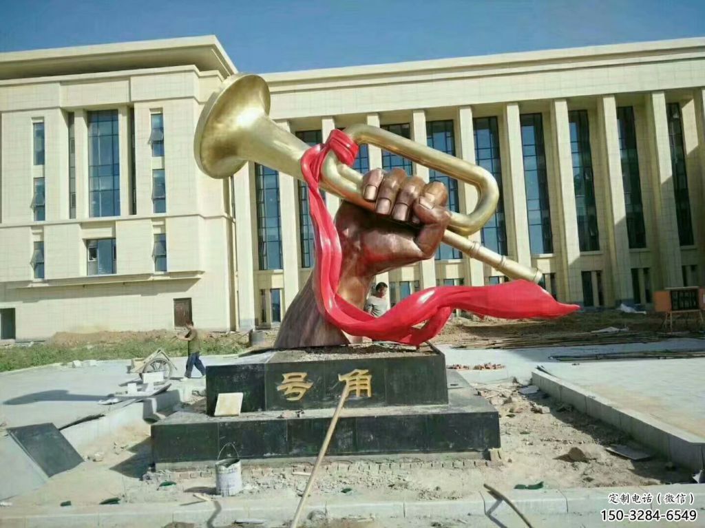 彩繪沖鋒號雕塑廠家 仿真景觀雕塑 步行街擺件