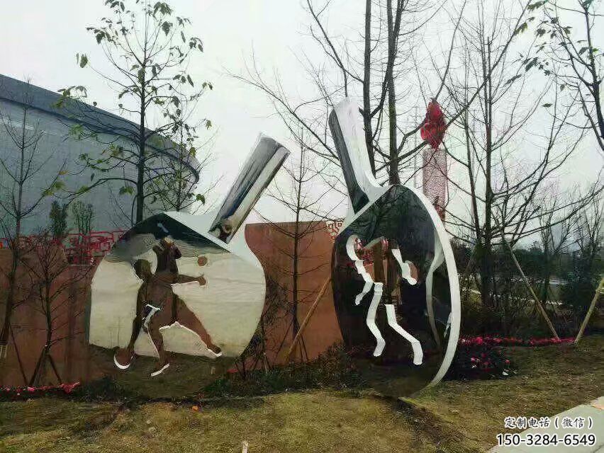 噴漆球拍雕塑 中式村口網(wǎng)球拍雕塑 草地體育雕塑