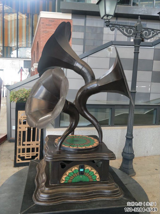 大型麥克風(fēng)雕塑 歐式步行街話筒雕塑 彩繪音樂雕塑