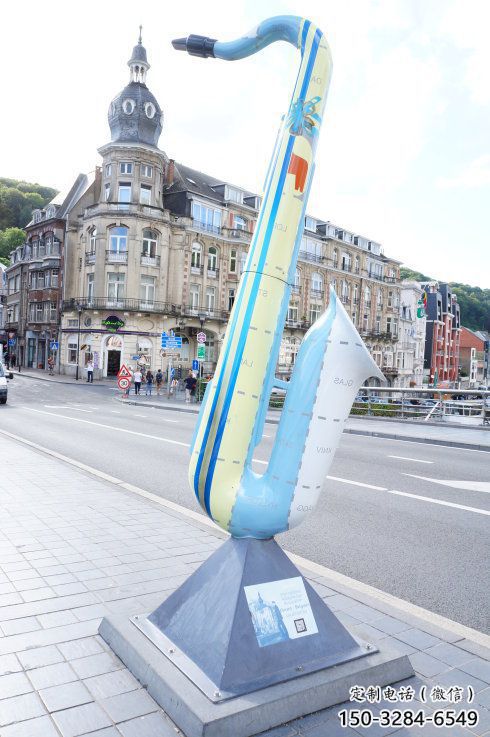 戶外薩克斯雕塑 噴漆樂器雕塑 燈光西方樂隊雕塑