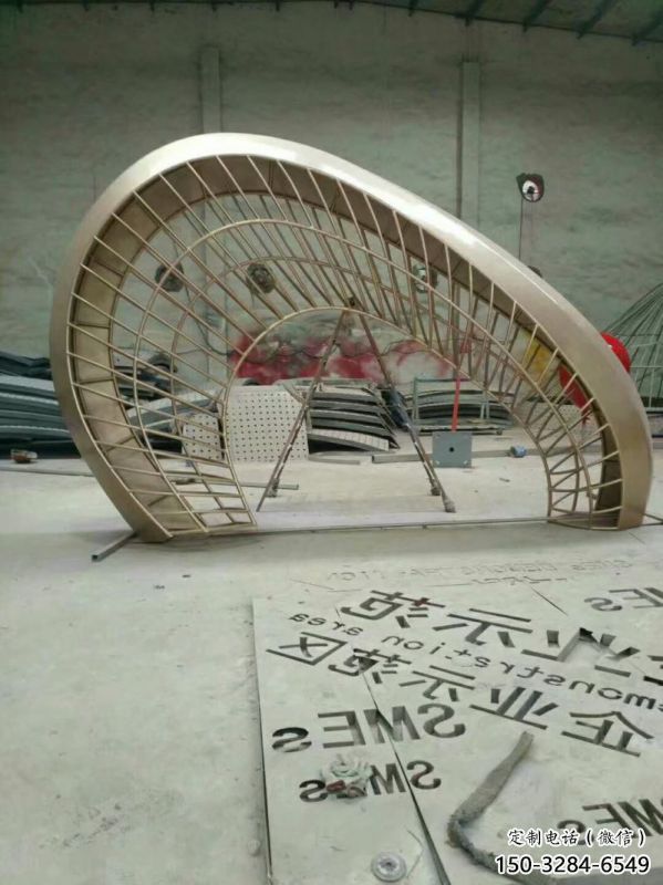 鏤空創(chuàng)意不銹鋼大門(mén)雕塑