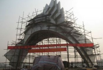 大門(mén)雕塑安裝，不銹鋼大門(mén)雕塑制作現(xiàn)場(chǎng)