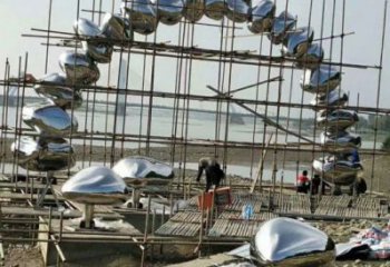 鵝卵石門頭雕塑，創意藝術設計，不銹鋼景觀大門雕塑