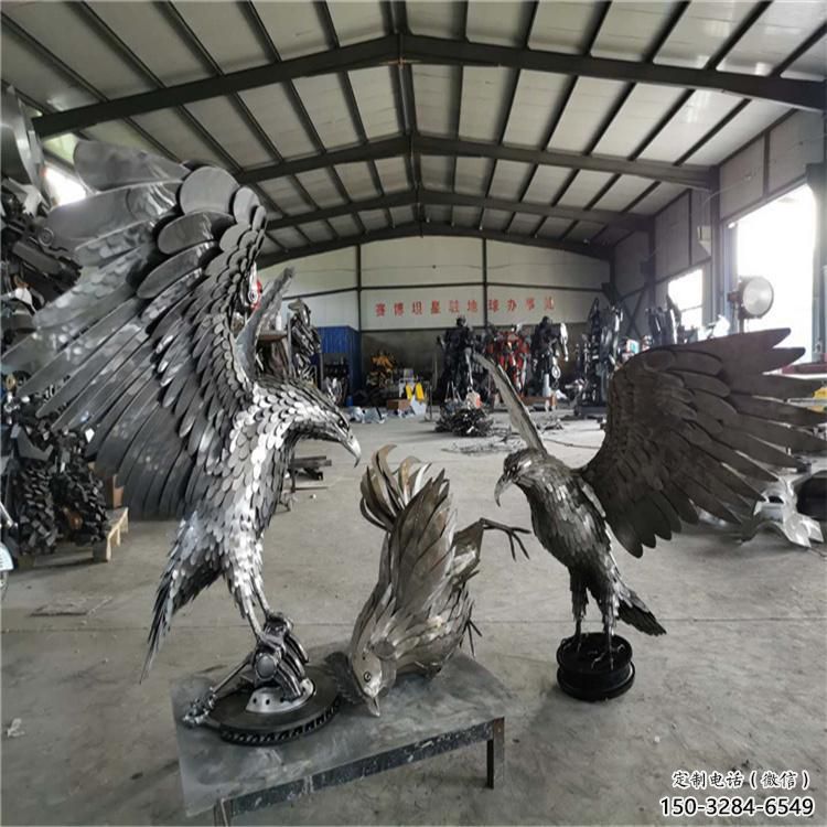 機(jī)甲版老鷹雕塑