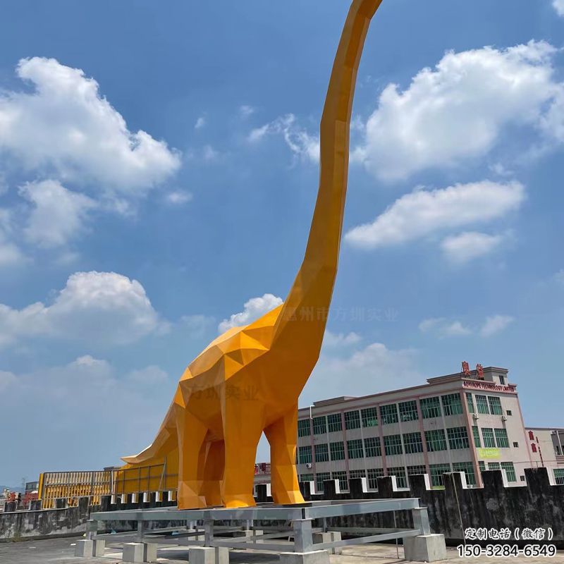 鍛鋼恐龍雕塑選用，小區(qū)擺件，大型烤漆恐龍雕塑公司