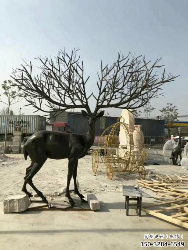 店門口麋鹿雕塑