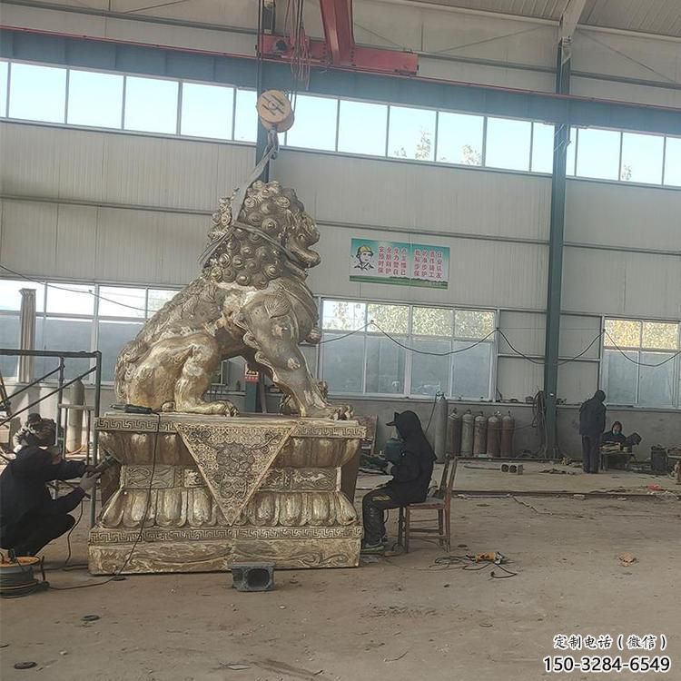 大型獅子雕塑展品，鑄銅制作，金屬蹲獅雕塑精品