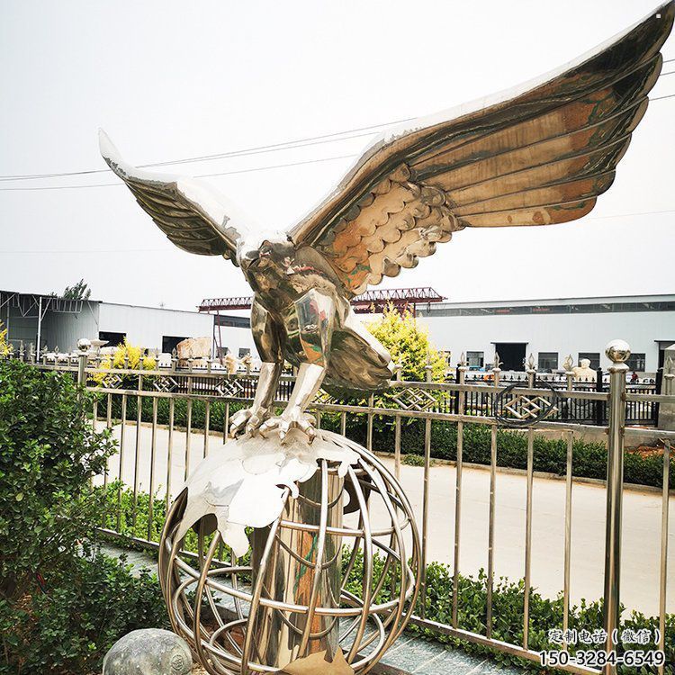 地球儀雕塑制造商，酒店擺件，老鷹踩地球儀雕塑定制廠家