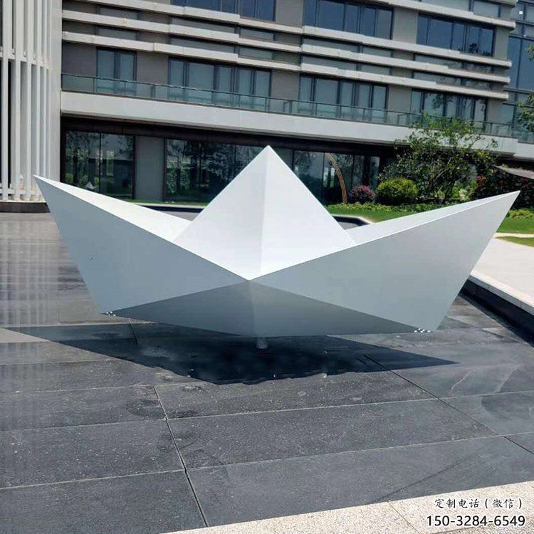 抽象紙船雕塑廠(chǎng)家，標(biāo)識(shí)雕塑，景觀折紙船雕塑指用