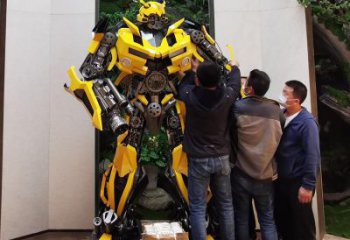 擎天柱版機(jī)器人雕塑