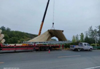 城市景觀握手雕塑安裝，不銹鋼標(biāo)識雕塑