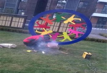 彩繪地球雕塑生產，景區案例，烤漆地球天使雕塑優選