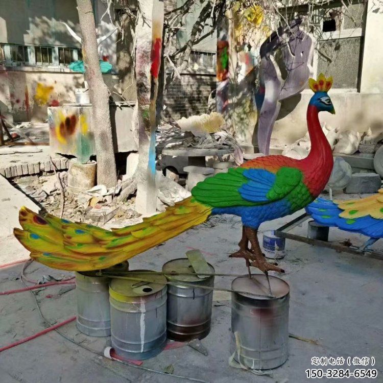 彩繪孔雀雕塑選用，多彩藝術(shù)，仿真孔雀雕塑展品?