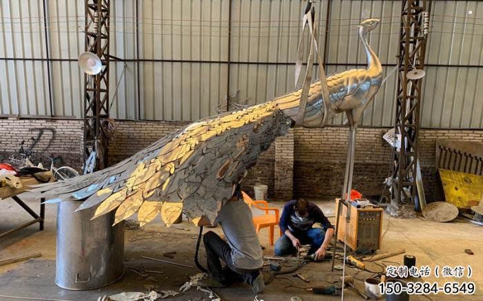 孔雀雕塑制作廠家，戶外雕塑，不銹鋼孔雀雕塑優選