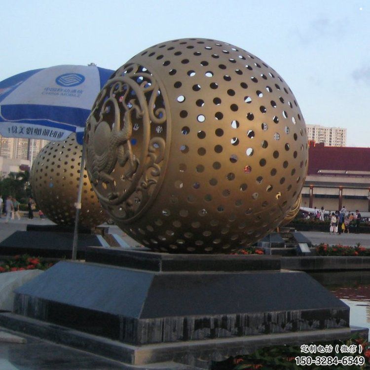 鏤空球雕塑點擊，圓雕體系，烤漆鏤空球雕塑標準