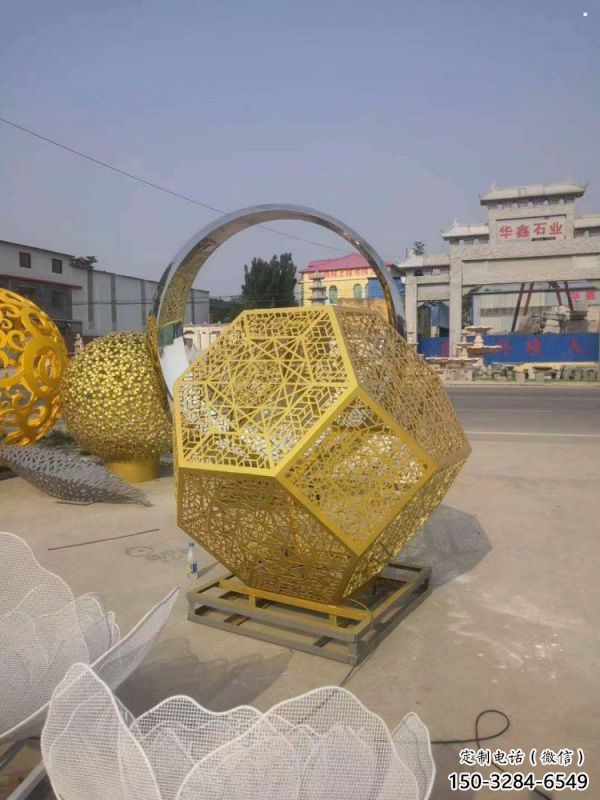 棱面球雕塑標準，景區(qū)案例，不銹鋼鏤空棱面球雕塑常用