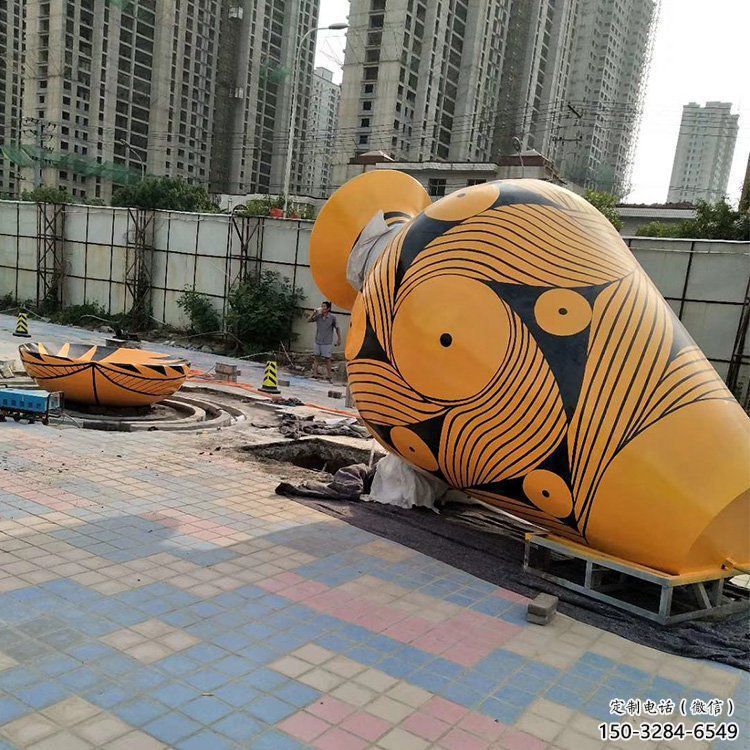 地產(chǎn)花瓶雕塑提供，露天雕塑，玻璃鋼花瓶雕塑生產(chǎn)承接