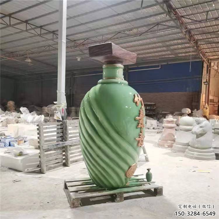酒瓶雕塑展品，公園小品，城市玻璃鋼酒瓶雕塑供需