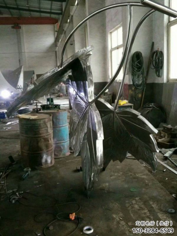 楓葉雕塑指用，景觀雕塑，不銹鋼楓葉雕塑點擊