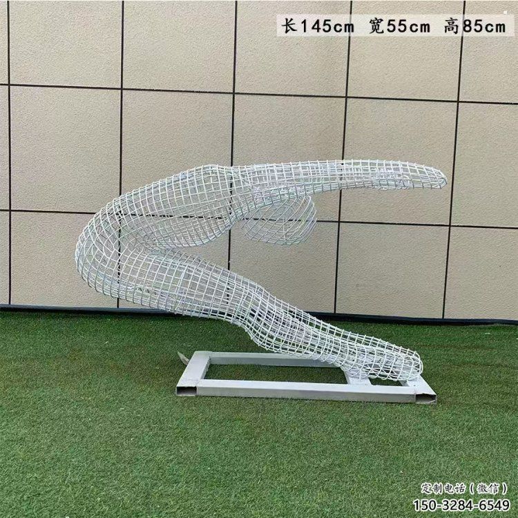 鏤空運(yùn)動(dòng)員雕塑定做，小區(qū)擺件，體育人物雕塑制作