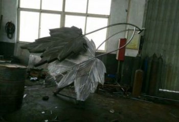 楓葉雕塑承接，景區(qū)案例，不銹鋼楓葉雕塑定制廠家