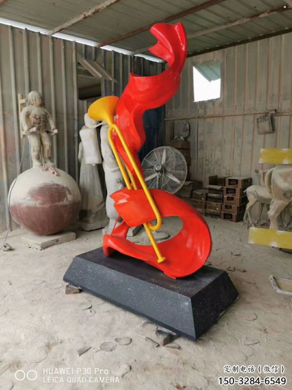 創(chuàng)意沖鋒號(hào)雕塑