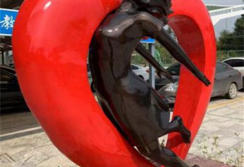 亳州草地心形人物雕塑