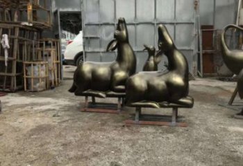 張掖小鹿雕塑選用，鍛造工藝，藝術(shù)抽象銅鹿雕塑標(biāo)準(zhǔn)